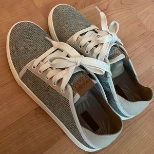 Olukai Pehuea Li shoes in Tapa size 7